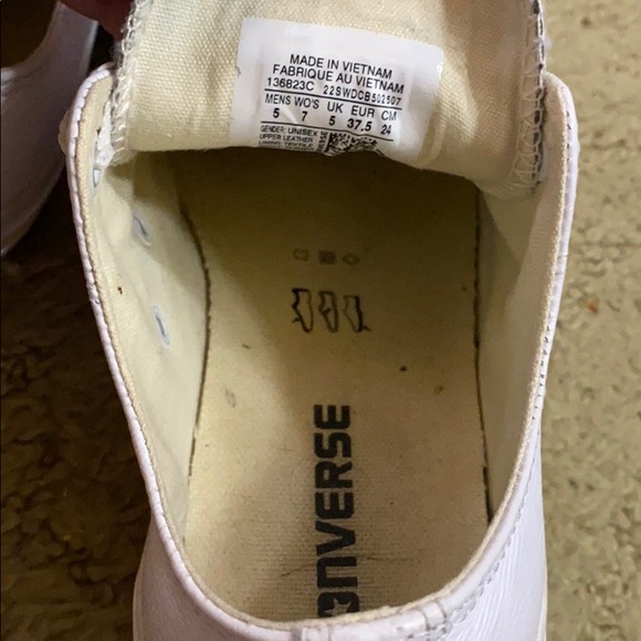 Converse White Leather Women’s Size 7 - Picture 4 of 4